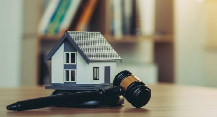 How Can Estate Litigation Lawyers in Perth Resolve Property Disputes?